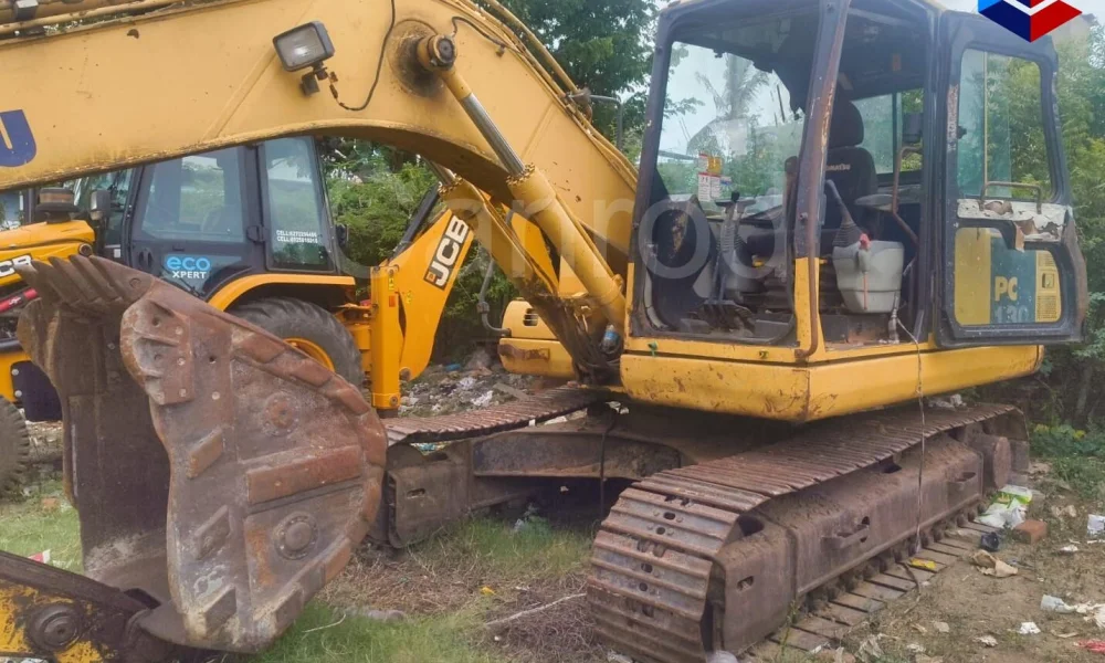 Komatsu PC130 Excavator